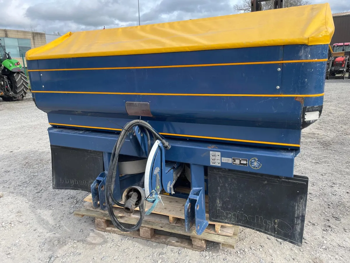 2 tonne Bogballe Spreader - Image 3