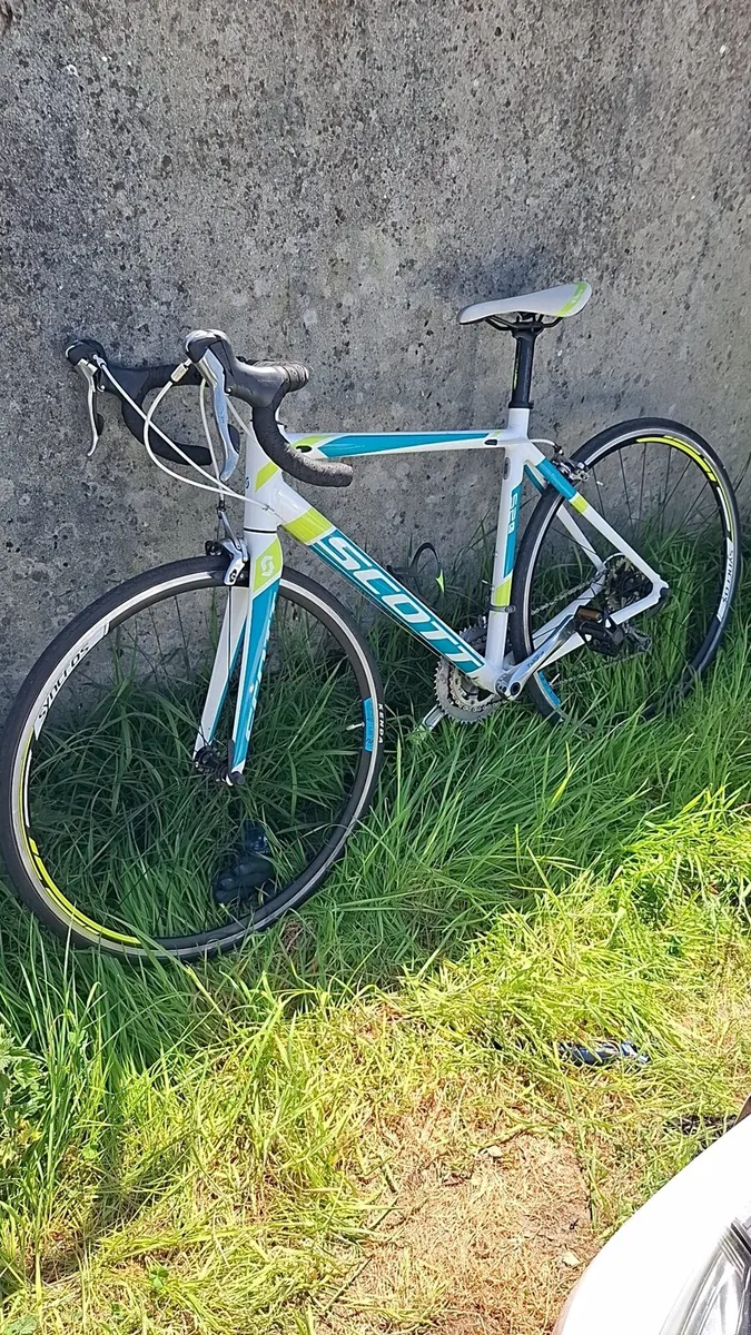 Road bike - Image 1