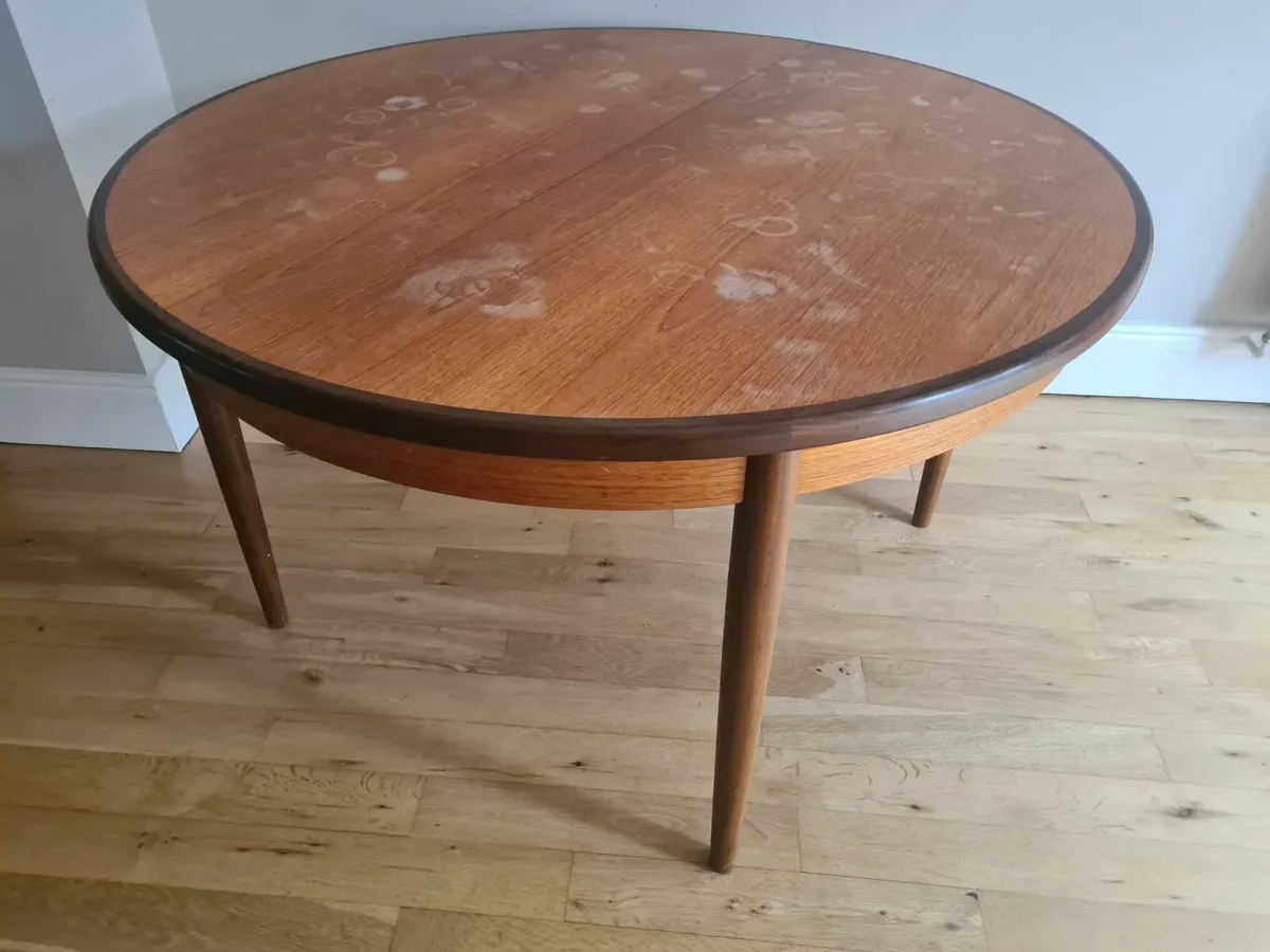 G Plan extendable mid century table - Image 1