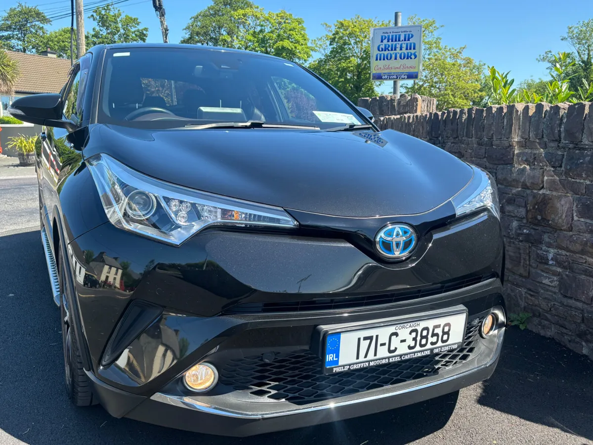 Toyota C-HR 2017 Hybrid SOL Top spec edition - Image 2