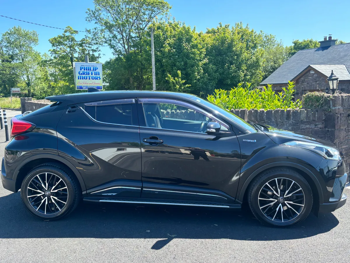 Toyota C-HR 2017 Hybrid SOL Top spec edition - Image 3