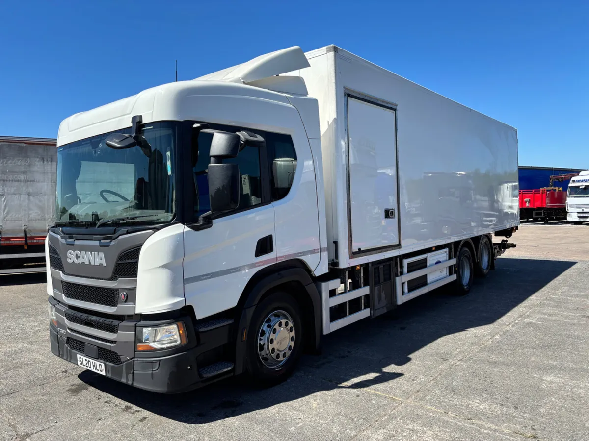 2020 Scania P320 Sleeper CAB Rear Lift Fridge - Image 2