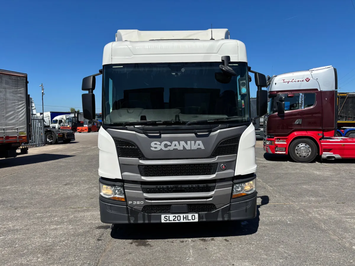 2020 Scania P320 Sleeper CAB Rear Lift Fridge - Image 3