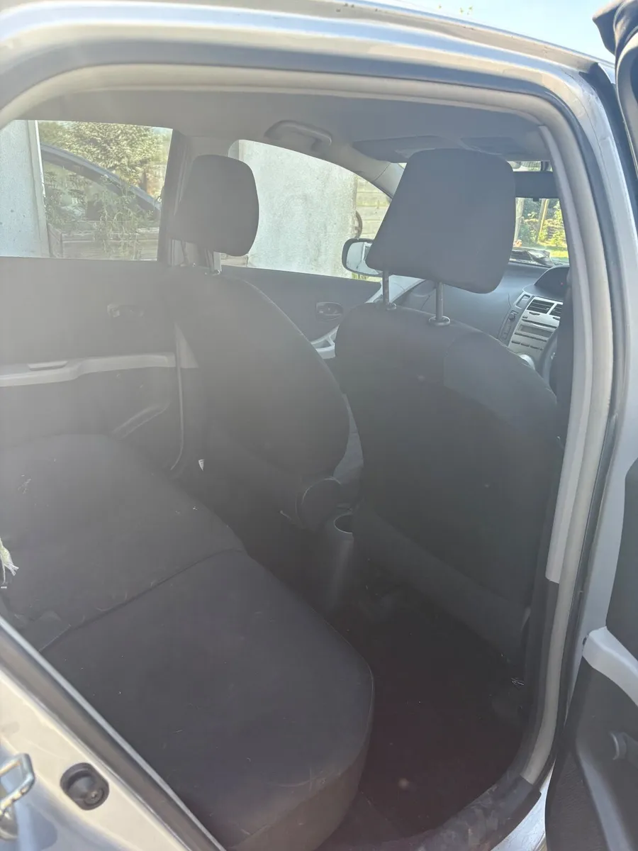 Toyota Yaris 2009 - Image 1