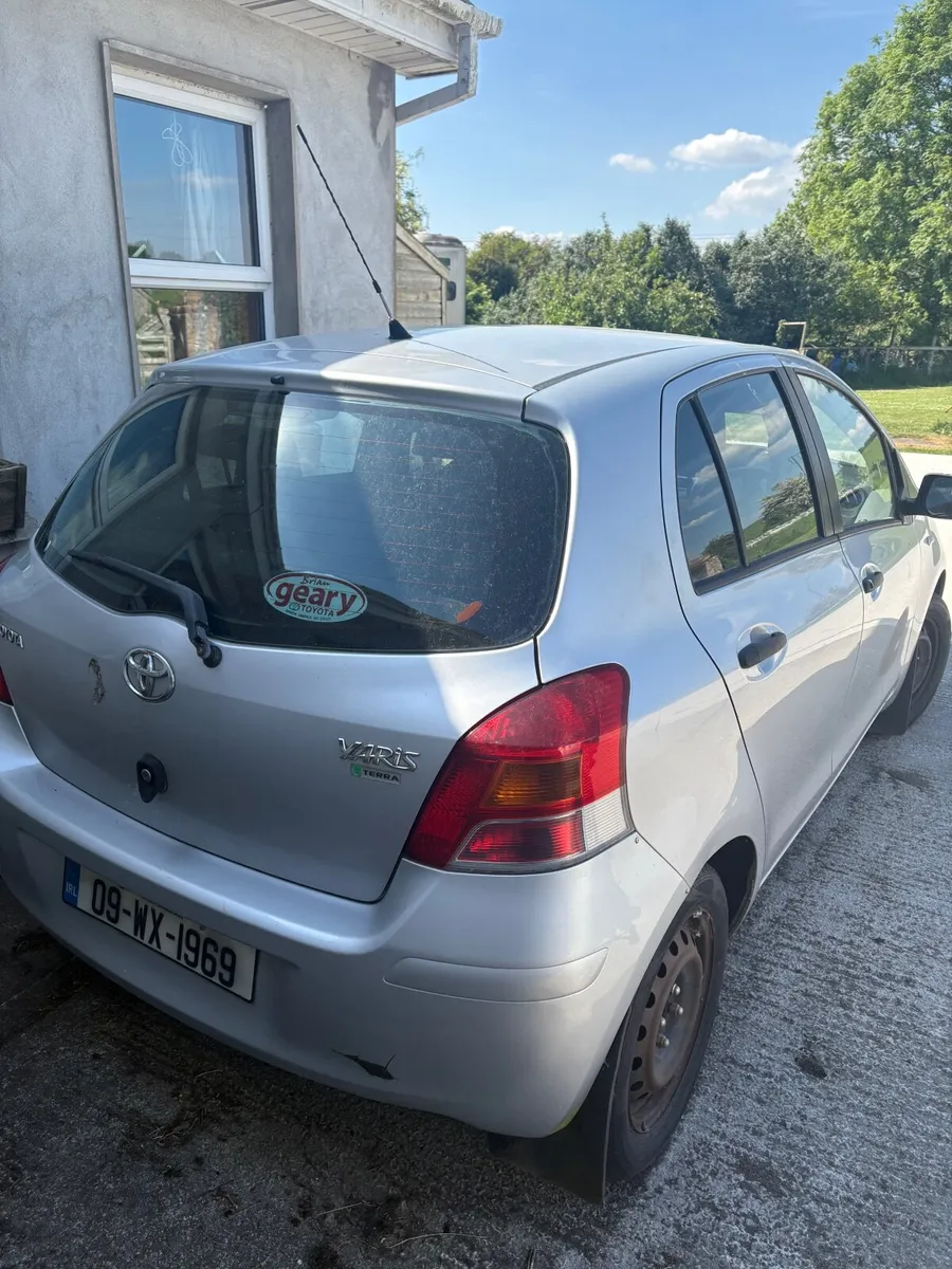 Toyota Yaris 2009 - Image 3