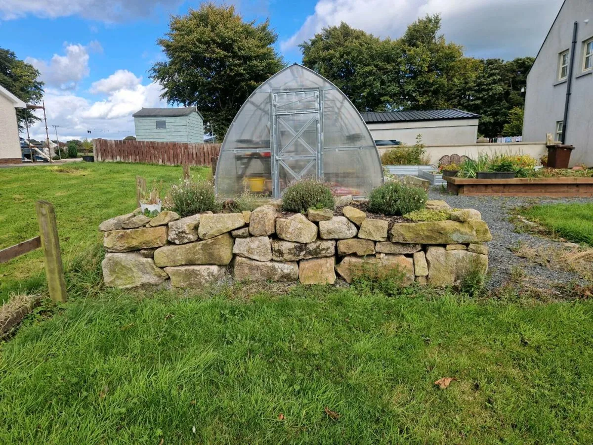 Garden features - Image 3