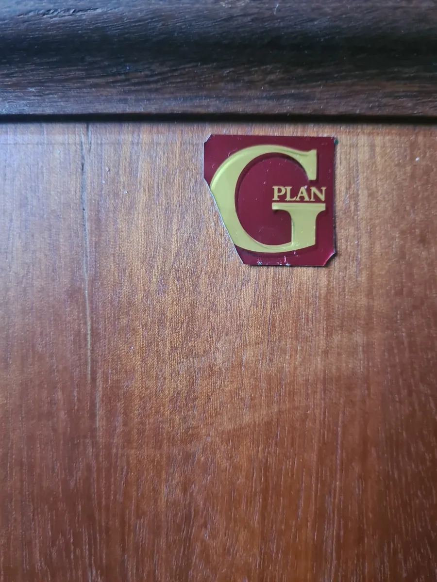 G Plan extendable mid century table - Image 2