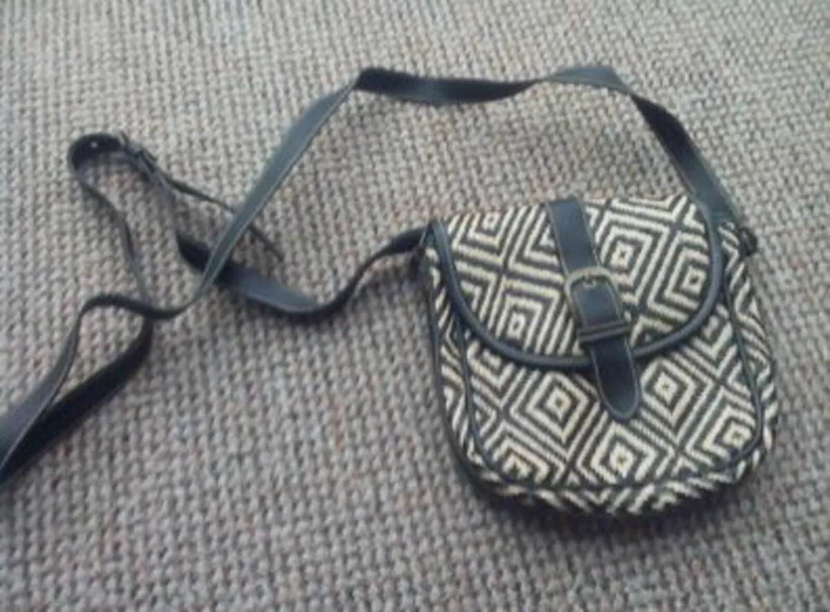 Woman's Shoulder Bag.