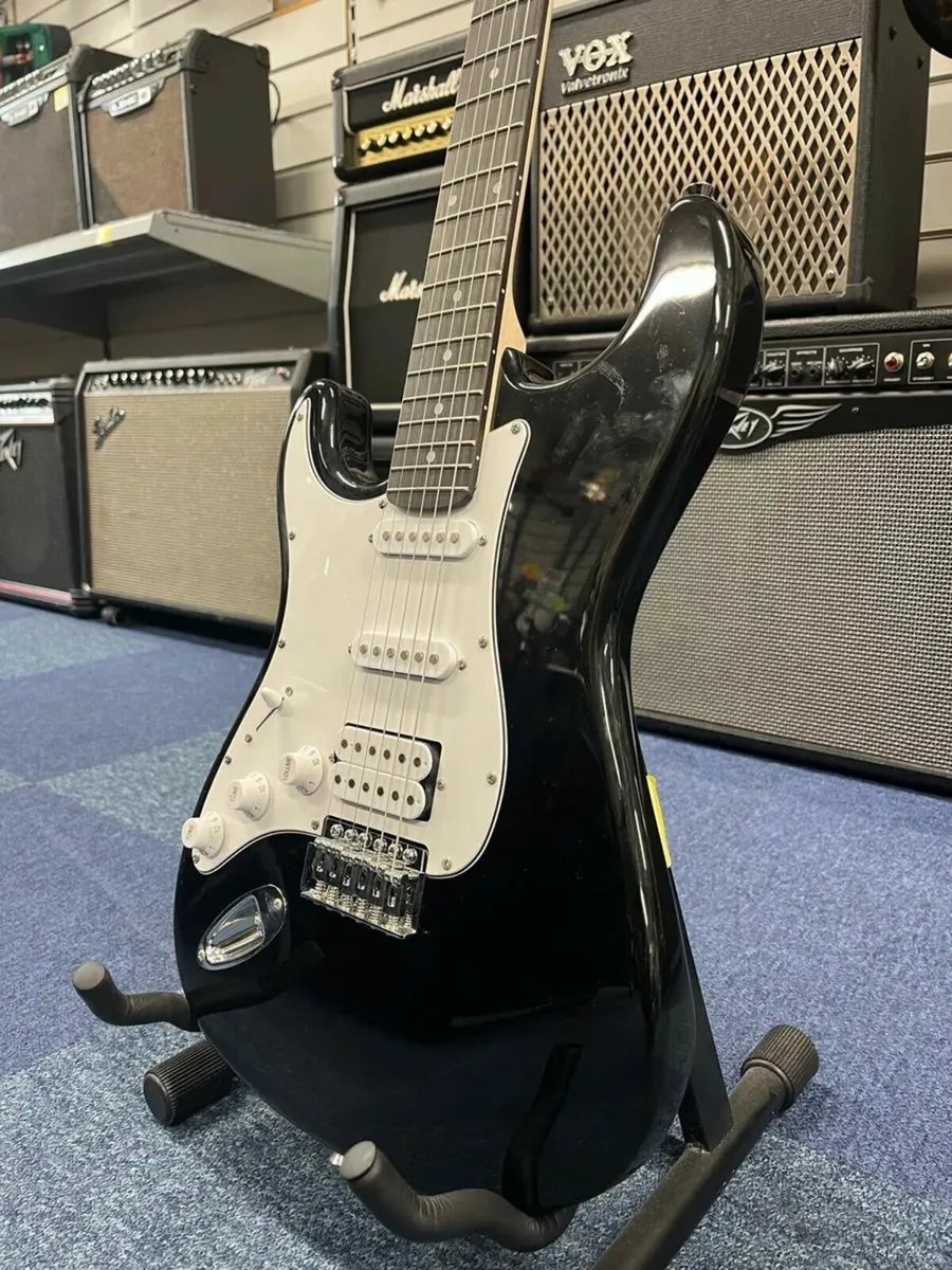 Donner LH Electric Guitar - Image 1