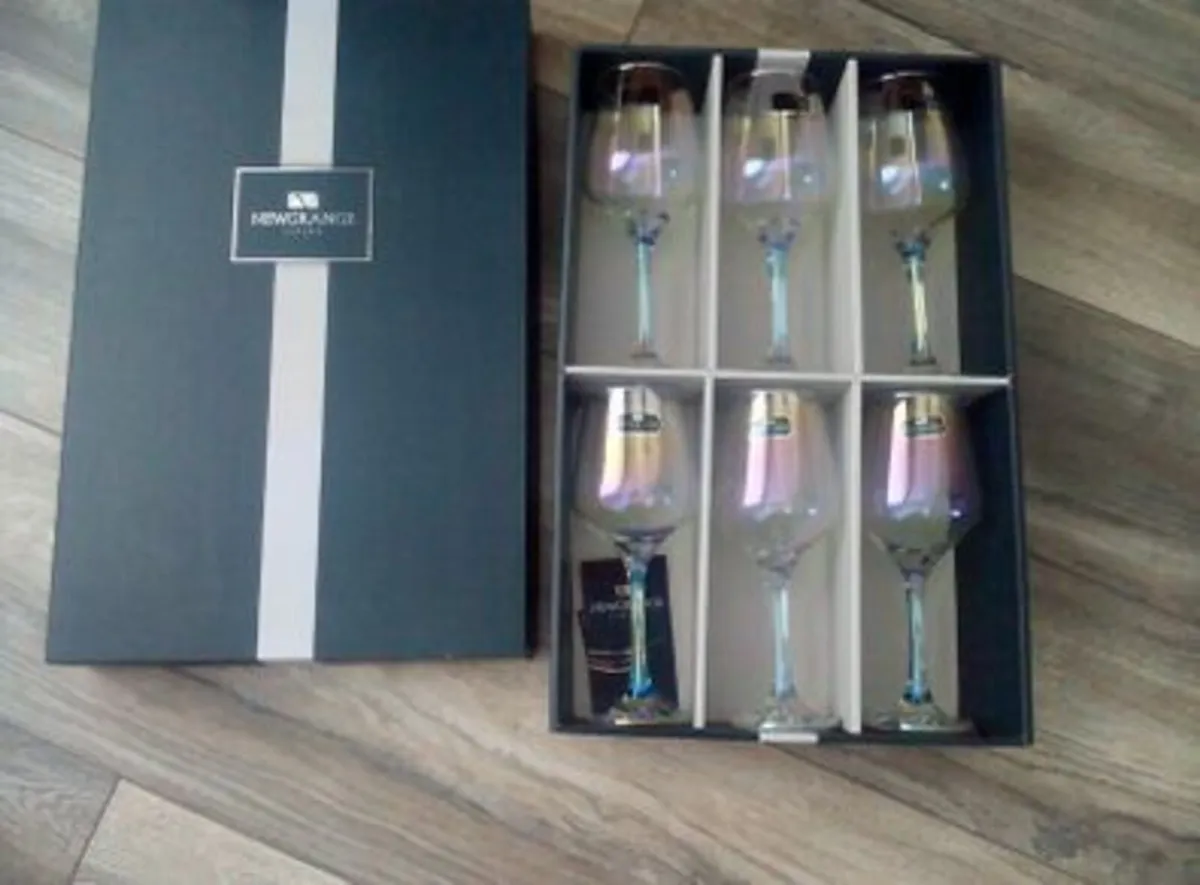 NewGrange Brand 6 Wine Glasses.