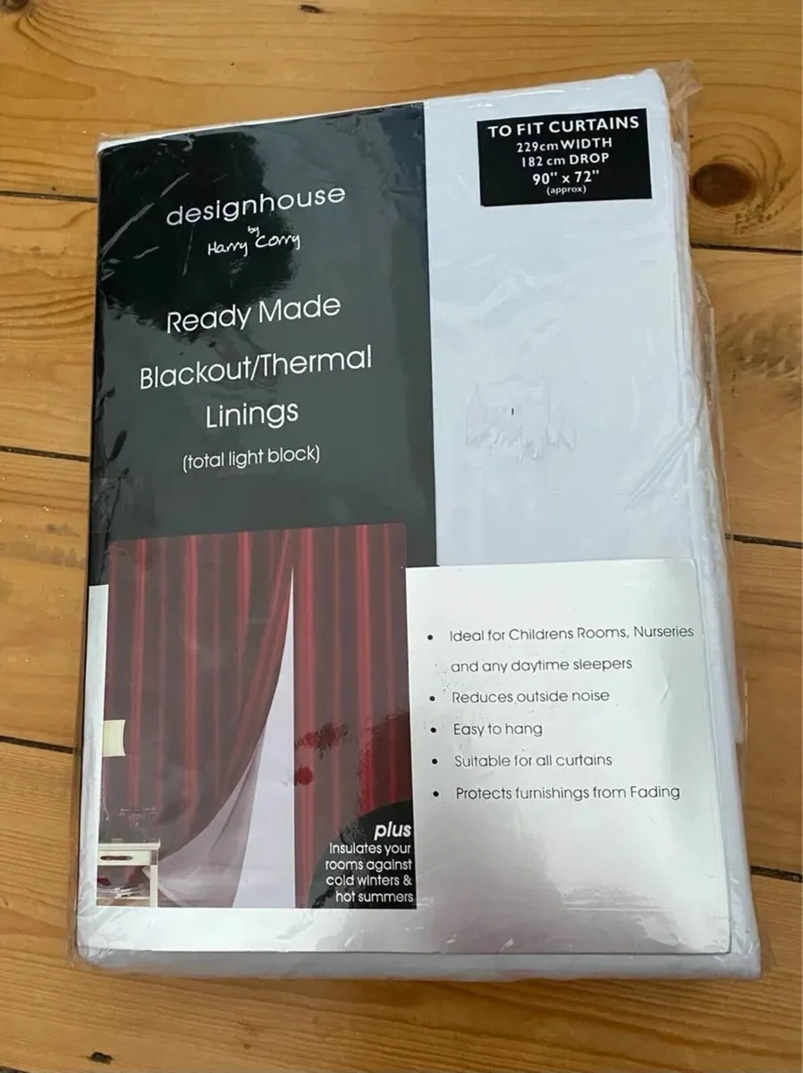 BRAND NEW Thermal Blackout Curtain Lining 90x72 - Image 1