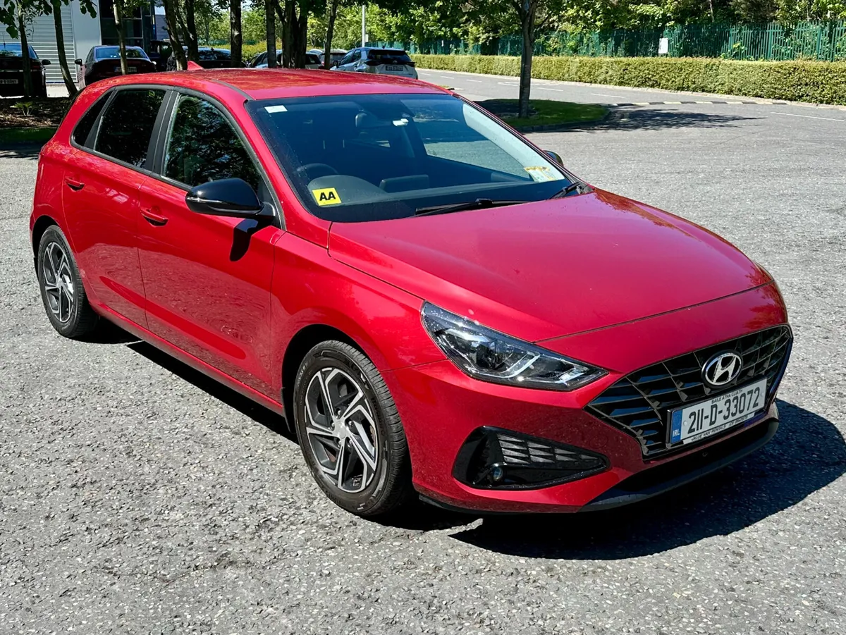 Hyundai i30 Deluxe 2021 - Image 3