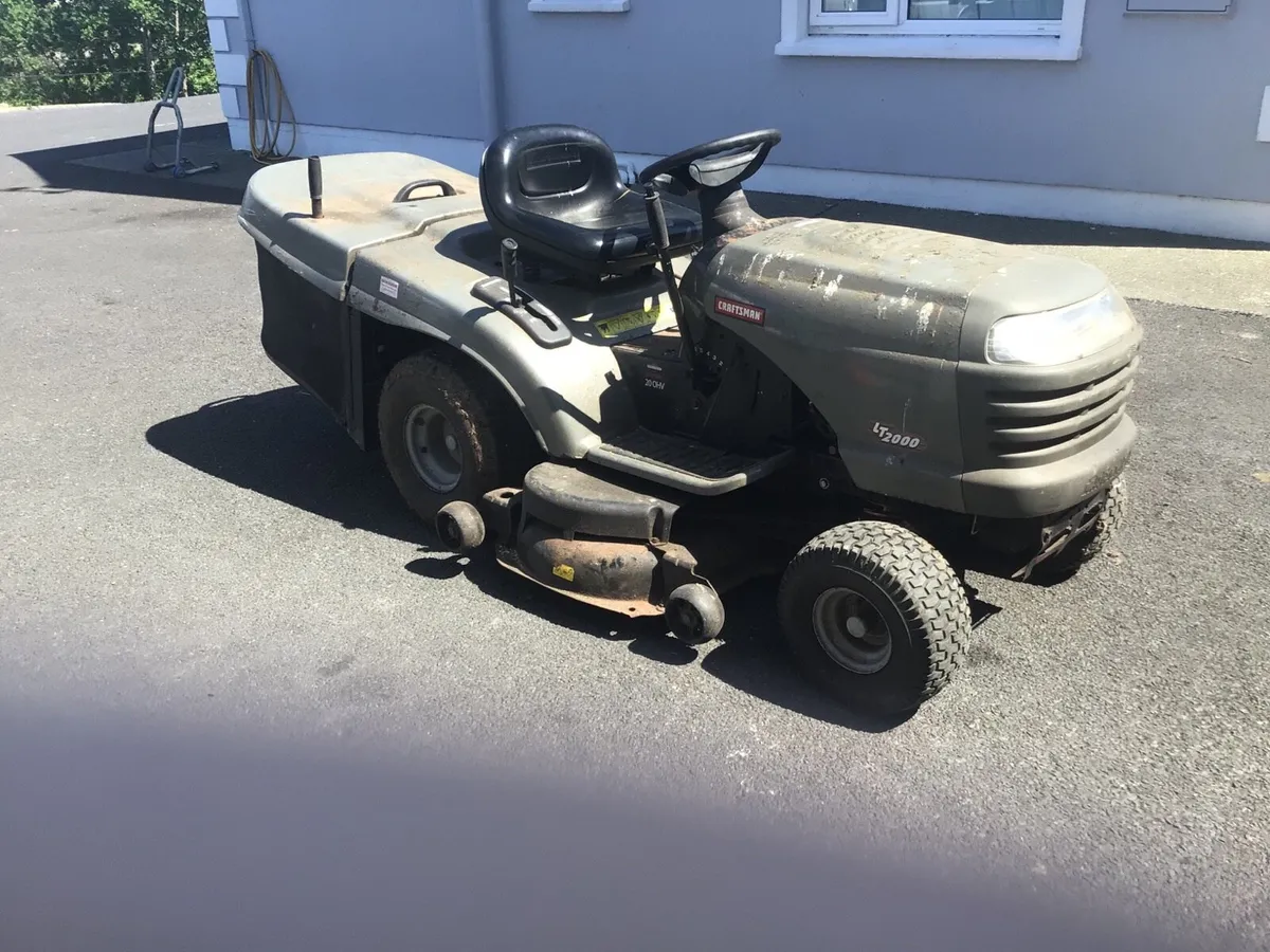 Craftsman 20HP hydro ride on lawnmower - Image 2