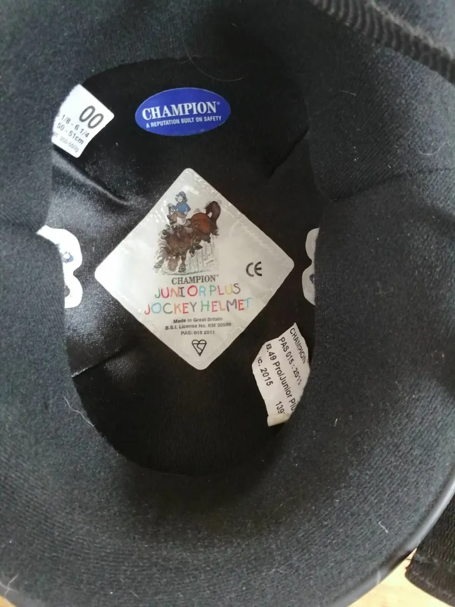 Champion helmet. Unused. - Image 2