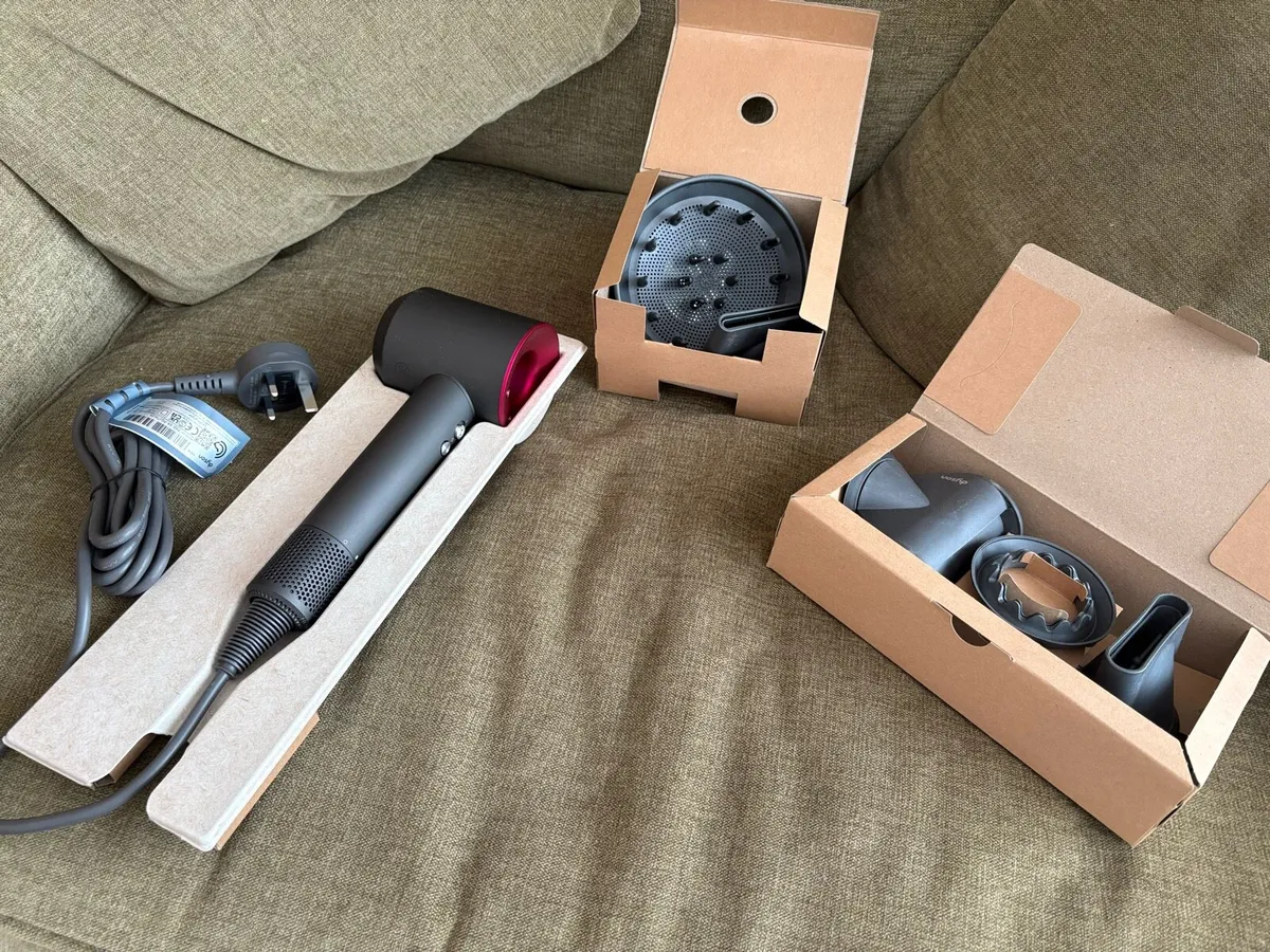 Dyson Supersonic (Iron/Fuchsia) - Image 4
