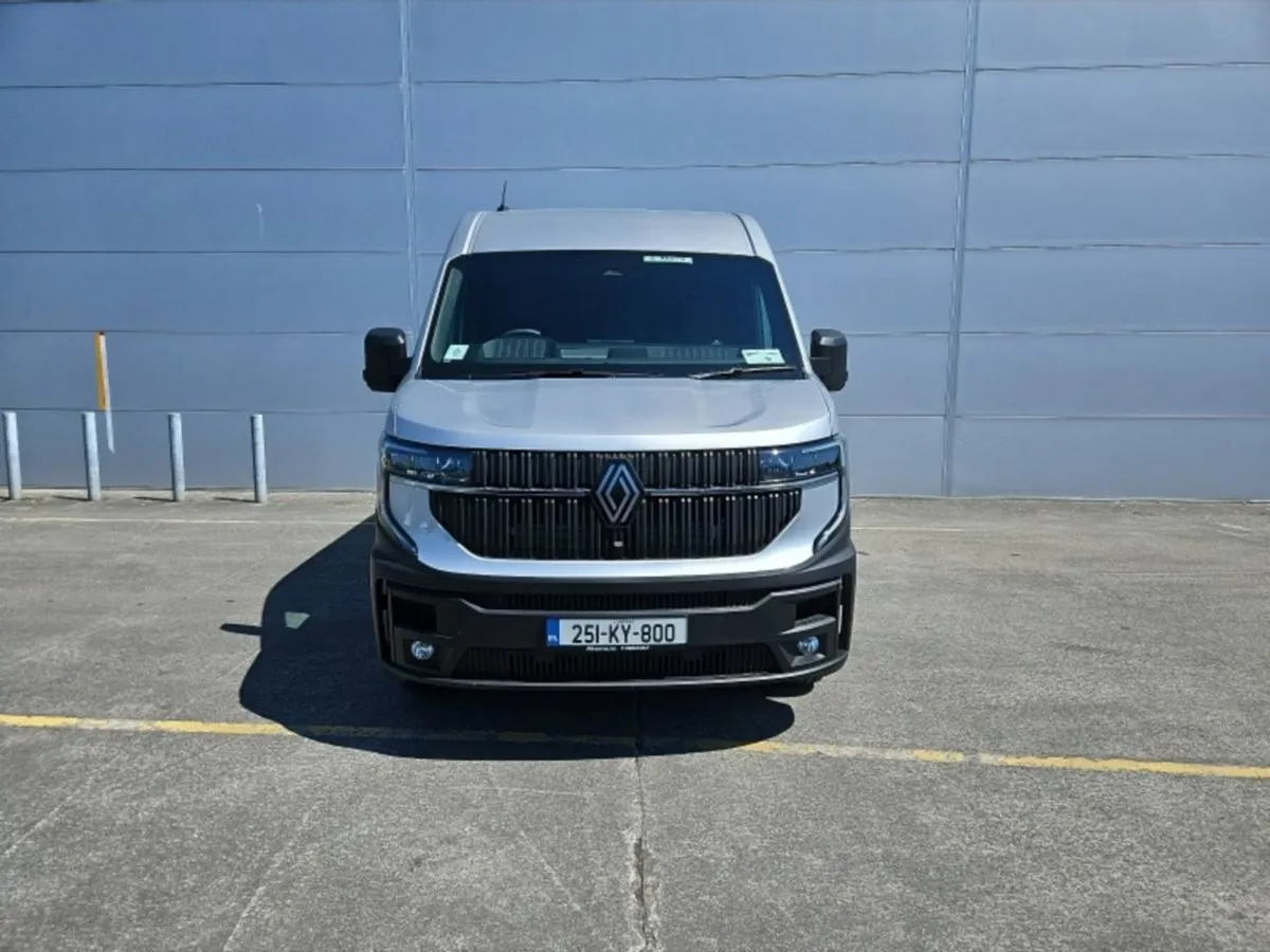 Renault Master FWD Lm35 Blue DCI 130 Advance - Image 2