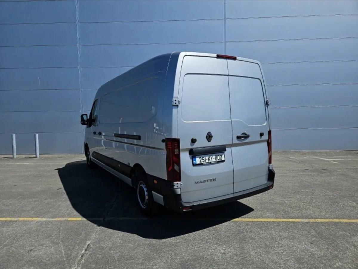 Renault Master FWD Lm35 Blue DCI 130 Advance - Image 3