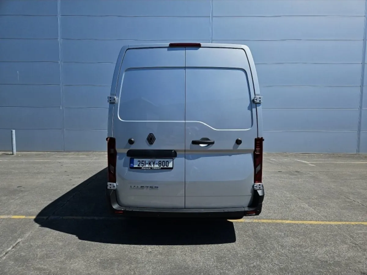 Renault Master FWD Lm35 Blue DCI 130 Advance - Image 4