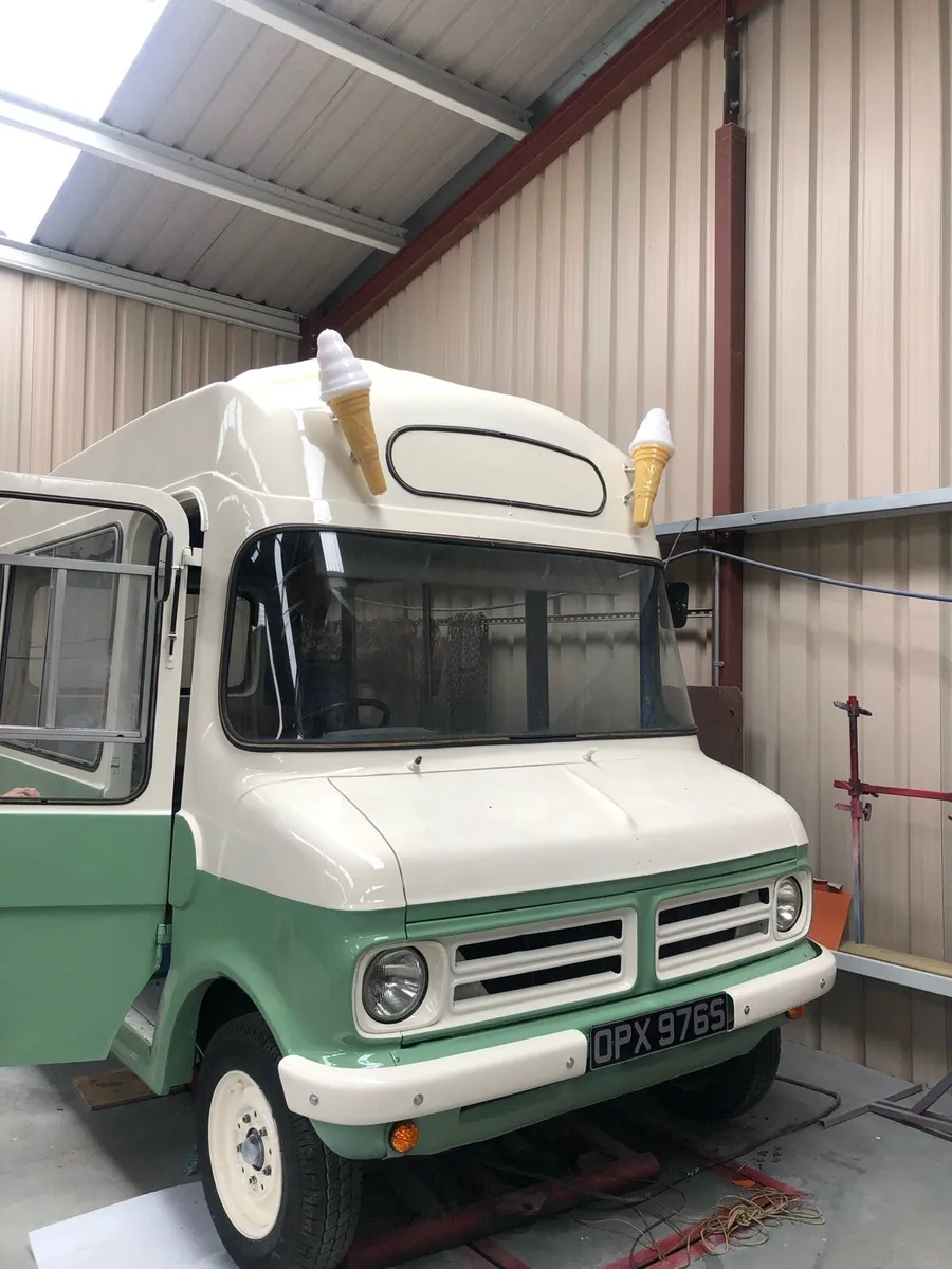 Vintage ice cream van - Image 2