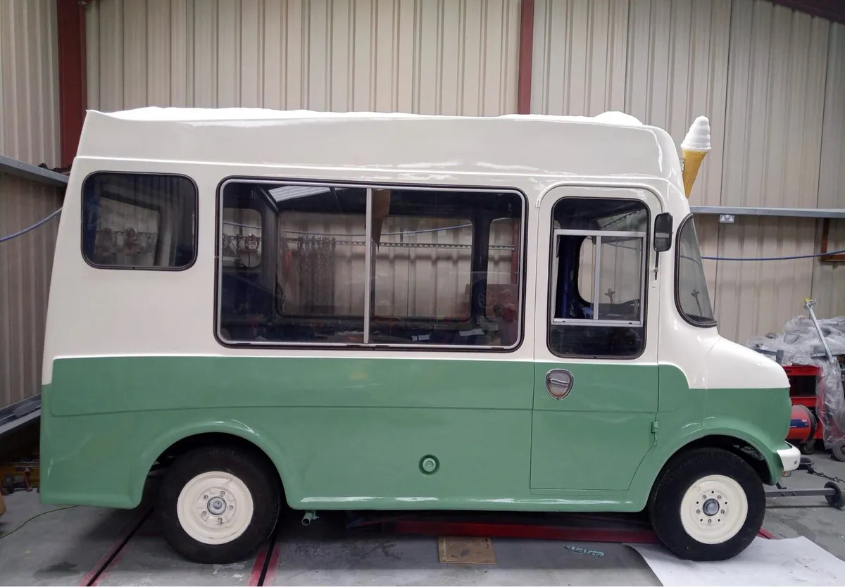 Vintage ice cream van - Image 1