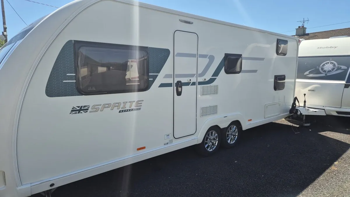 Swift sprite 6 berth fixed bunk beds - Image 1