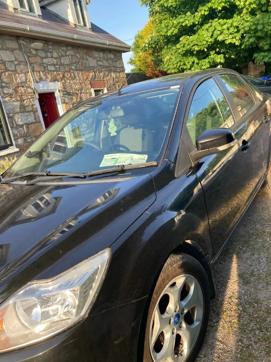 Ford Focus 2011 - Image 2