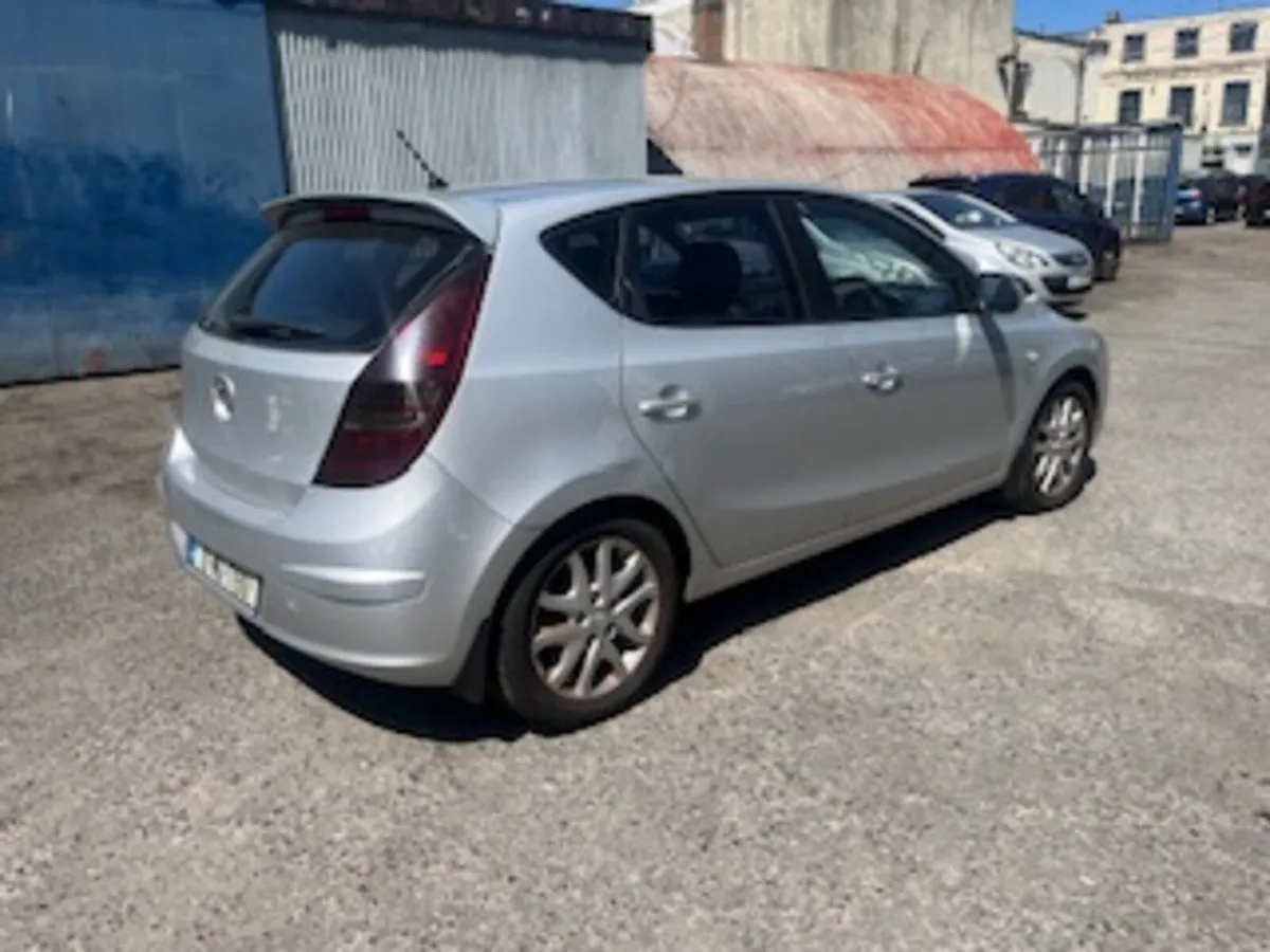 Hyundai i30 2010 - Image 3