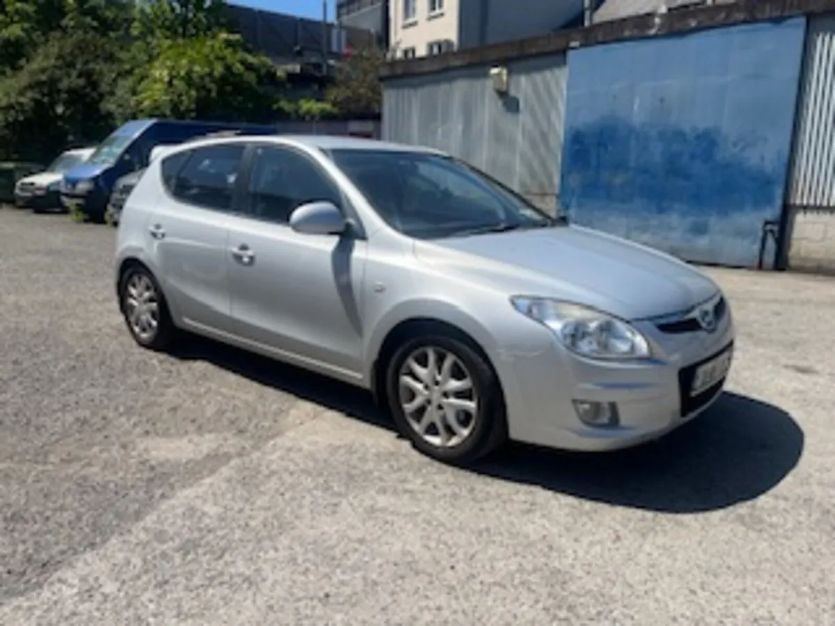 Hyundai i30 2010 - Image 1