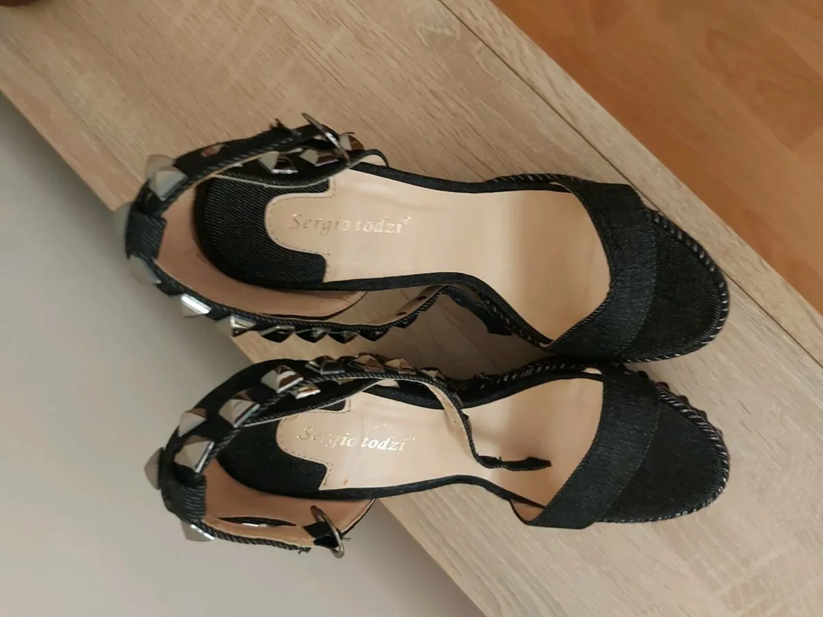 Shoes - Image 3