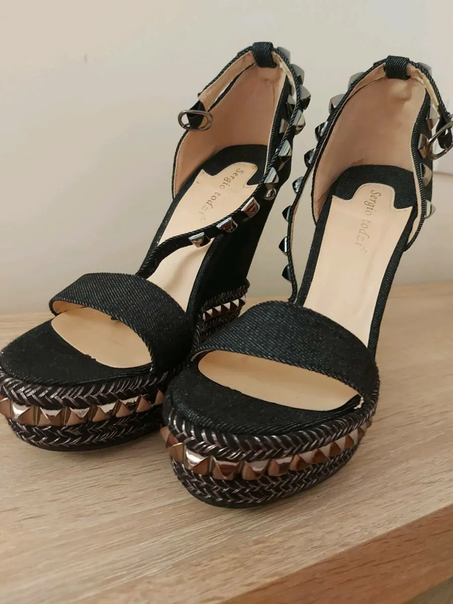 Shoes - Image 4