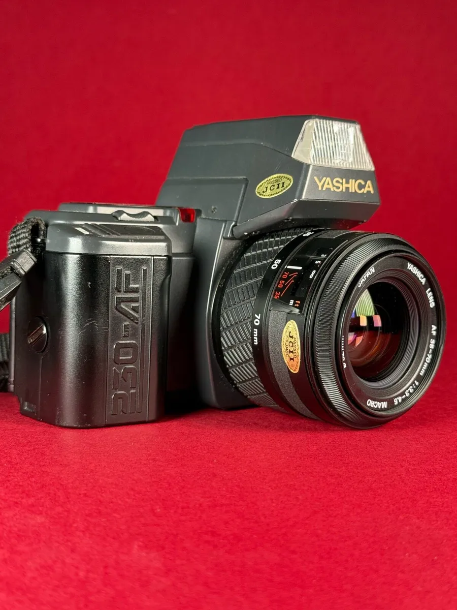 Yashica  230AF 35mm camera - Image 2