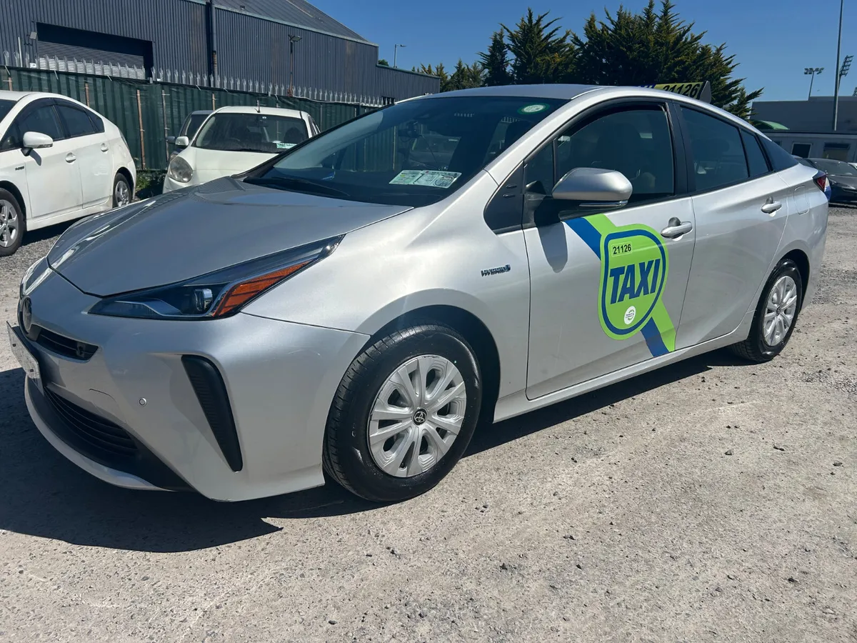 READY TAXI 2020 (202) TOYOTA PRIUS HYBRID LUXURY - Image 3