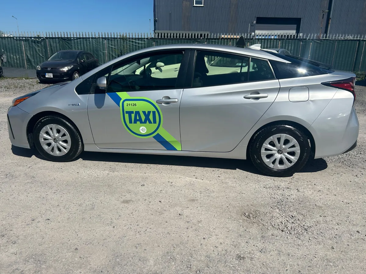 READY TAXI 2020 (202) TOYOTA PRIUS HYBRID LUXURY - Image 4
