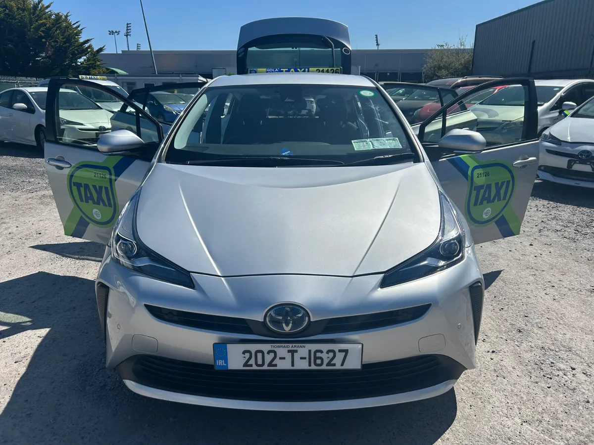 READY TAXI 2020 (202) TOYOTA PRIUS HYBRID LUXURY - Image 1