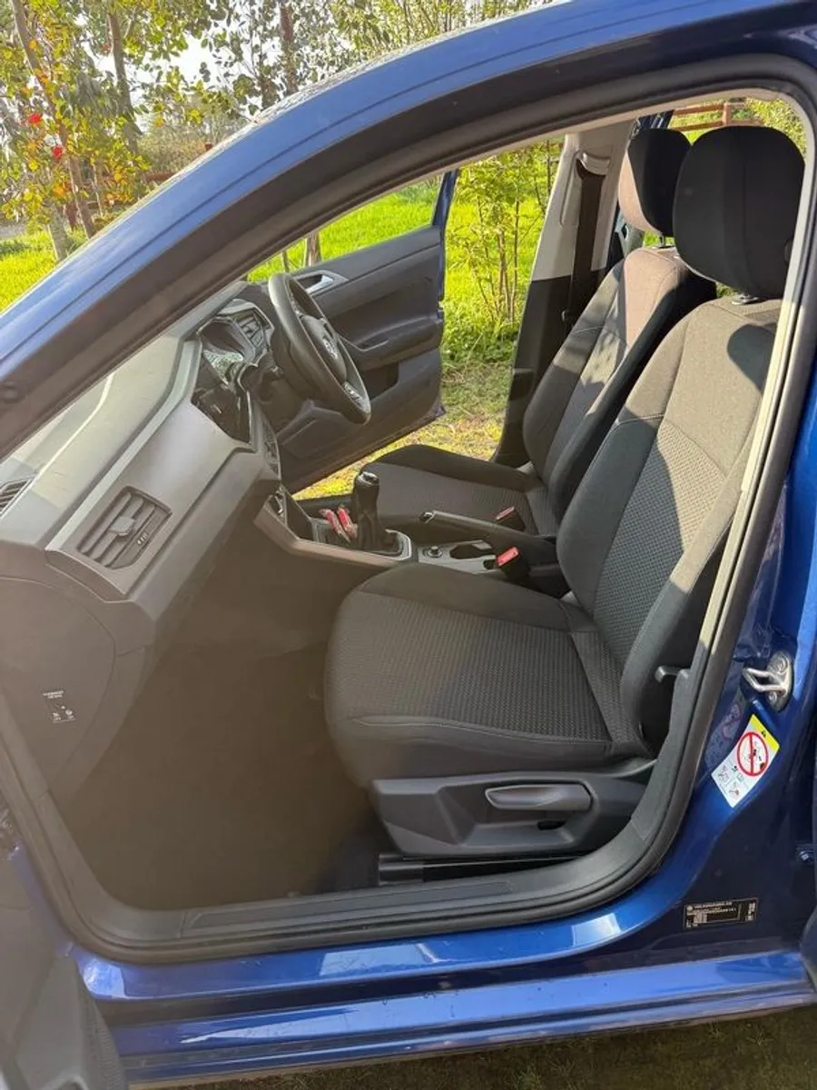 2018 Volkswagen Polo - Image 3