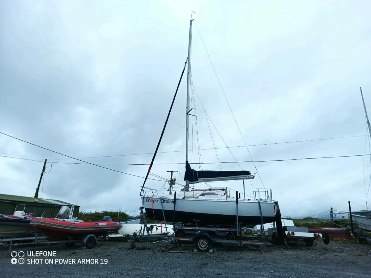 19 Foot drop keel yacht - Image 2