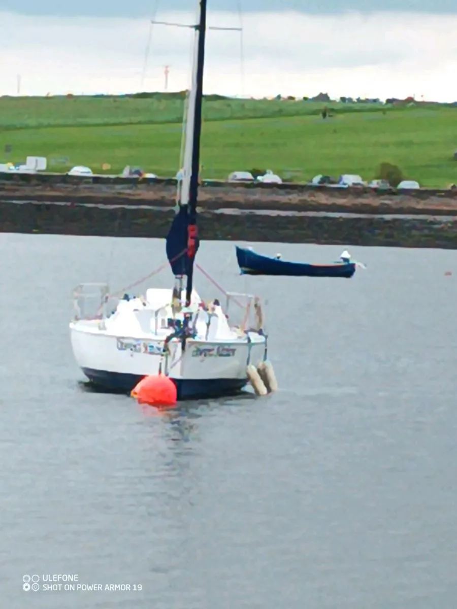 19 Foot drop keel yacht - Image 1