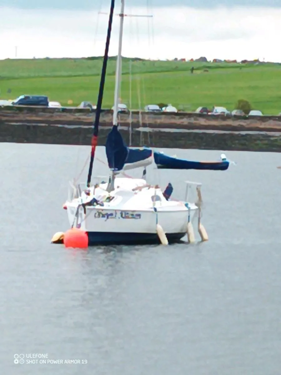 19 Foot drop keel yacht - Image 3