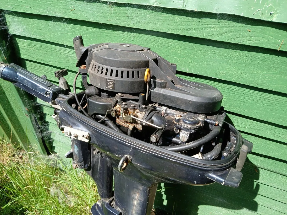 6 HP Evinrude outboard - Image 2