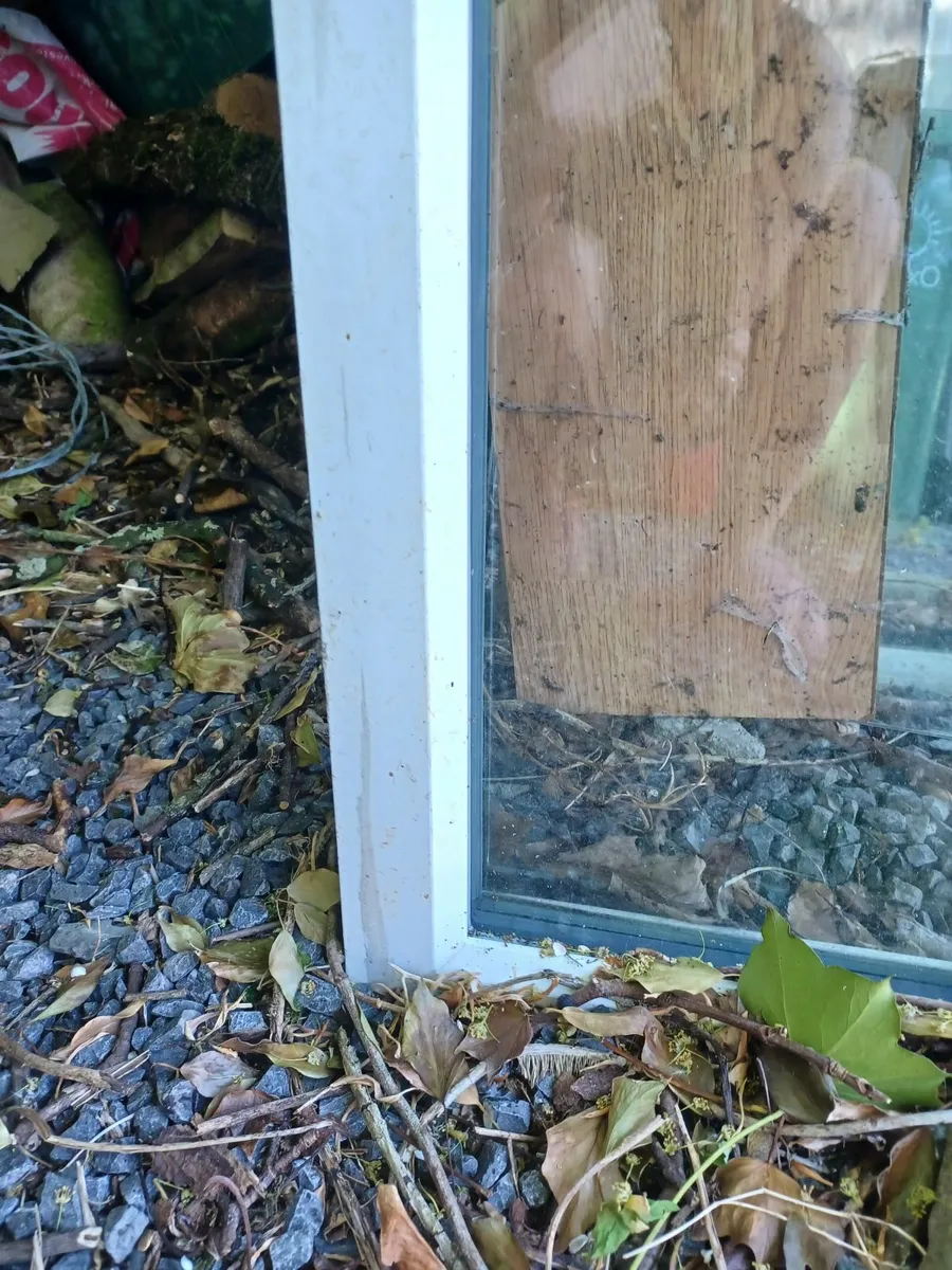 Window frame - Image 2