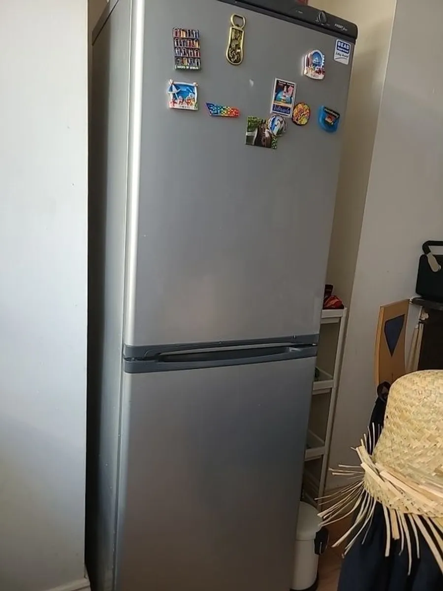 fridge - Image 1