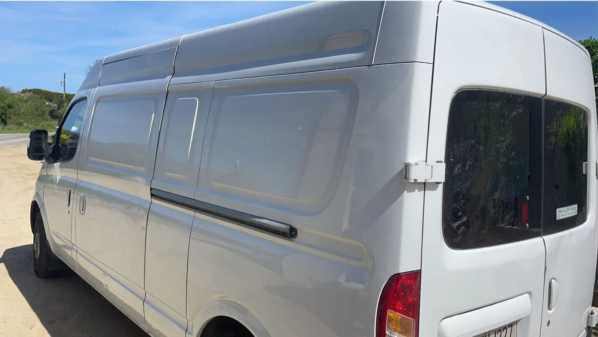 Van - Image 4