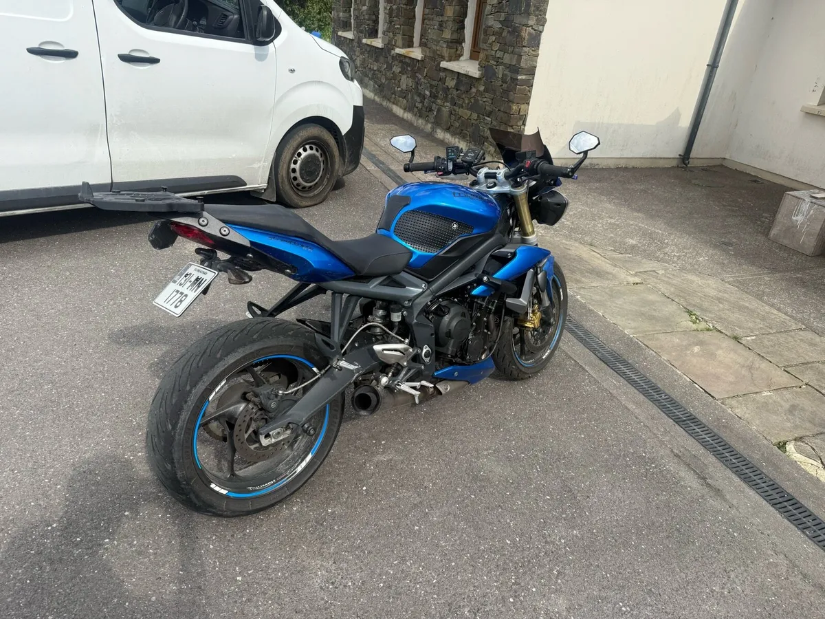 2013 TRIUMPH STREET TRIPLE 675 - Image 2