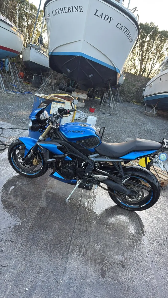 2013 TRIUMPH STREET TRIPLE 675 - Image 1