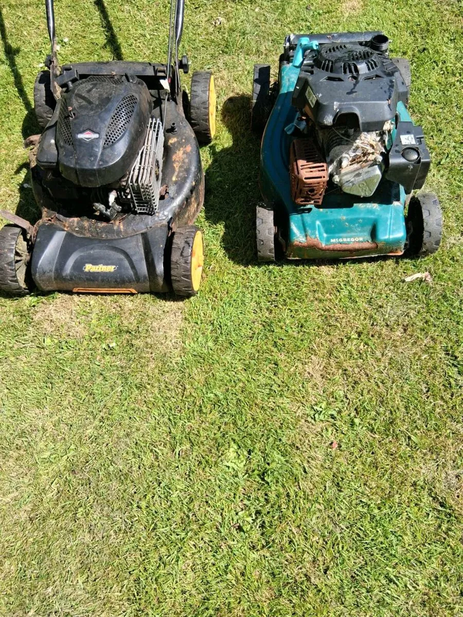 2 Lawn mowers for parts . - Image 3
