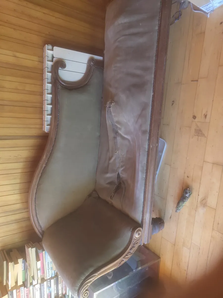 Chase lounge seat antique - Image 1