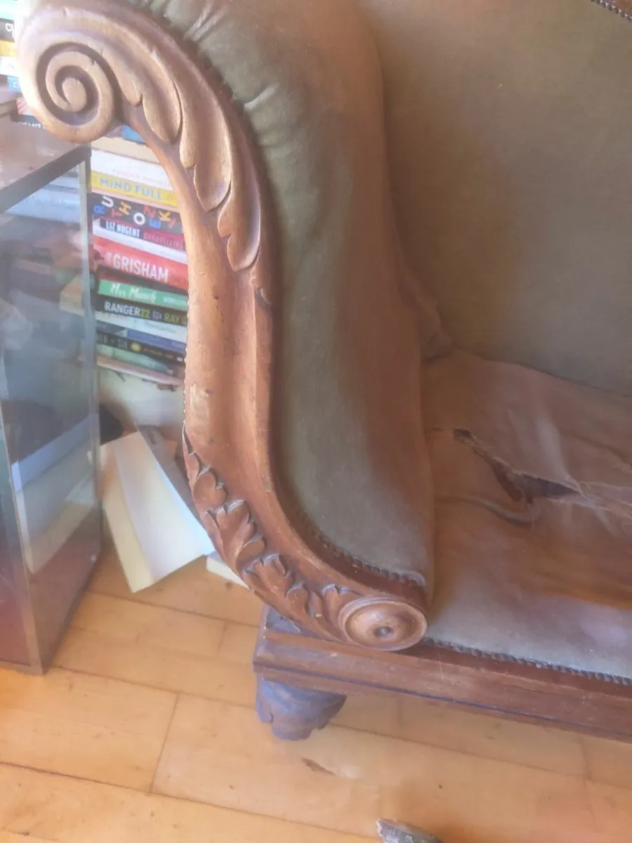 Chase lounge seat antique - Image 2