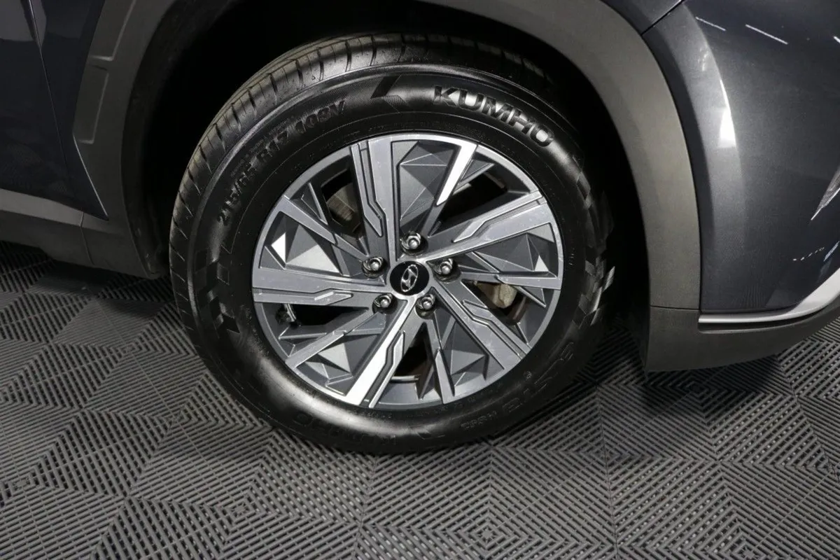 Hyundai Tucson Hybrid Executive 1.6l Petrol Autom - Image 3