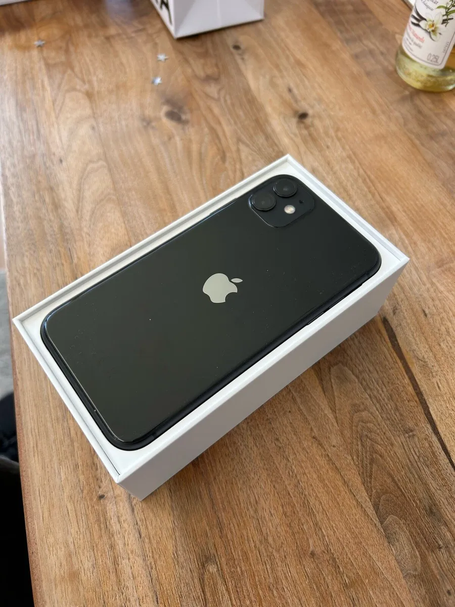 iPhone 11 64GB - Image 1