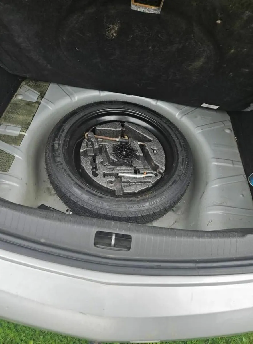 Vauxhall Insignia 2012 - Image 2